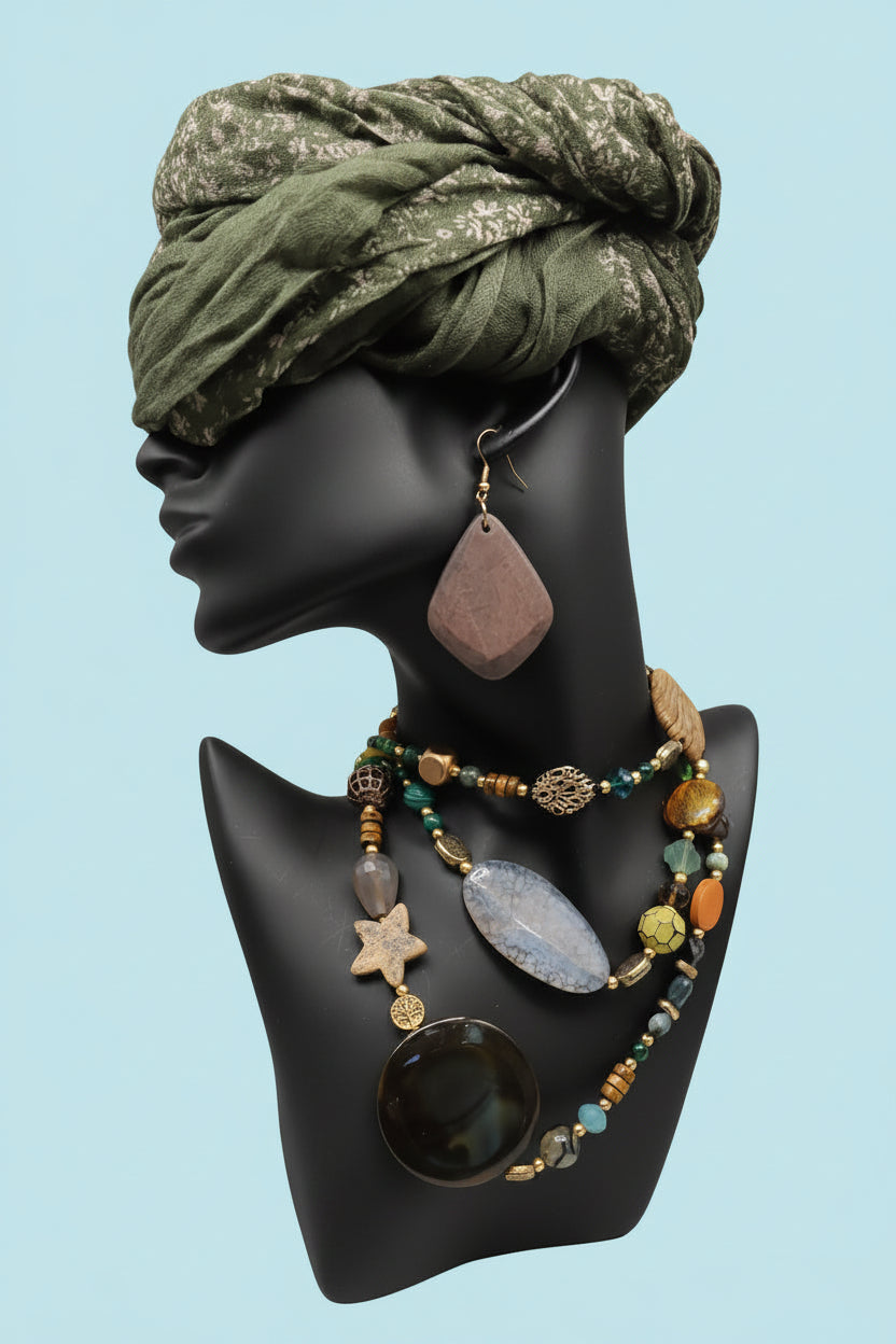 Collana Artigianale Etnica Boho Lunga Pietre Naturali e Charm Dorati