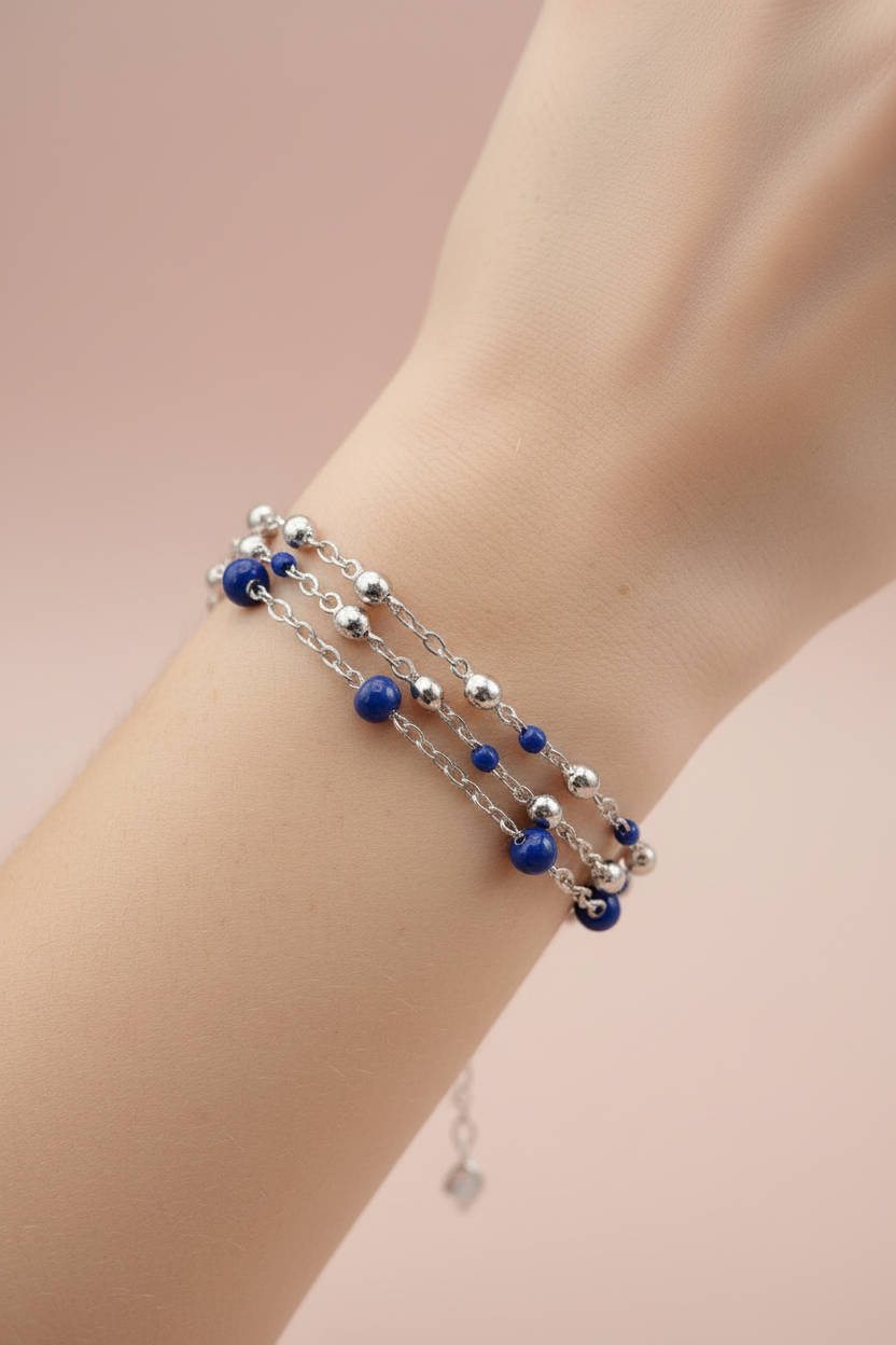 Bracciale Lamù multifilo blu indossato al polso