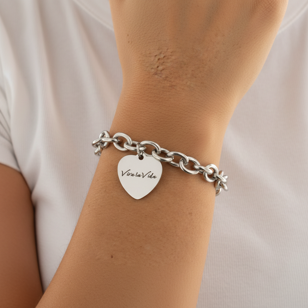 Lamù Bracciale Viva la Vida indossato al polso