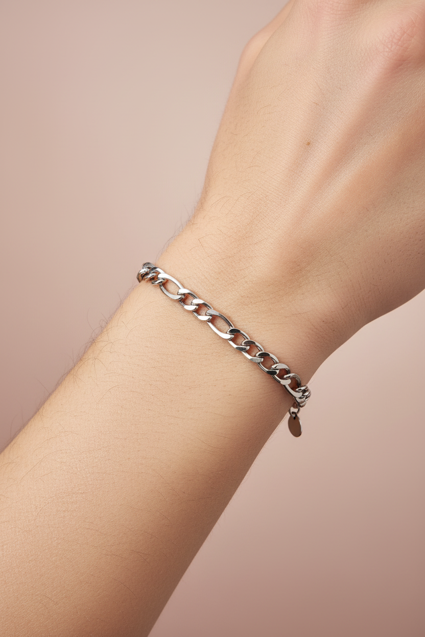 Lamù bracciale uomo acciaio catena figaro indossato al polso