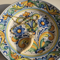 Collana Cornetto Beige su Piatto Ceramica Napoletana