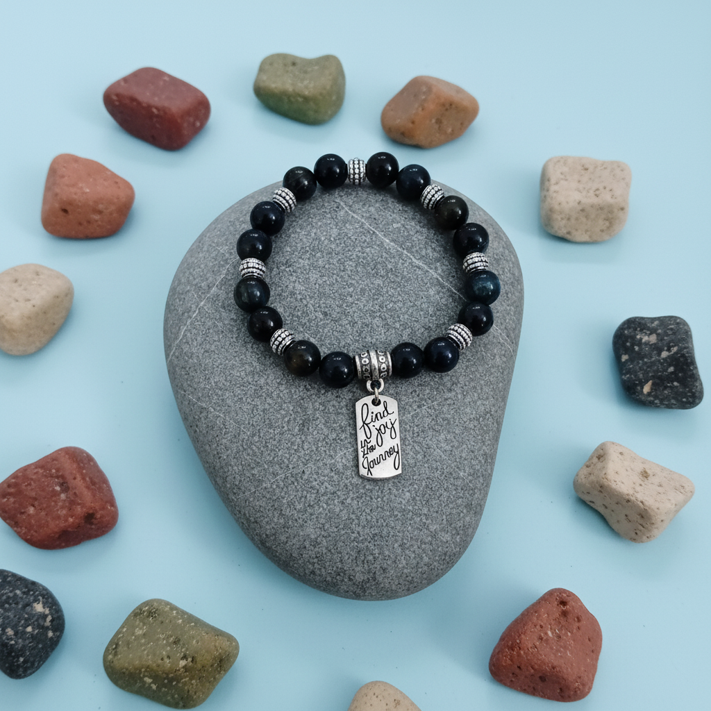 Bracciale Occhio di Tigre Blu mood editoriale